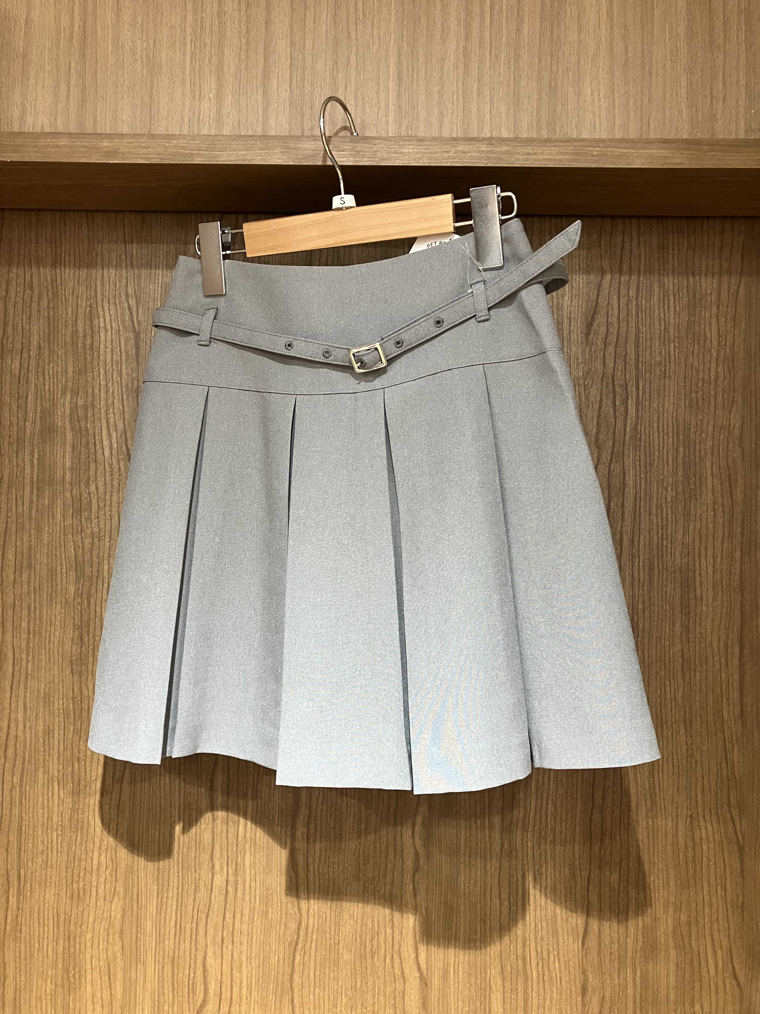 大人気！ベルト付きスカート