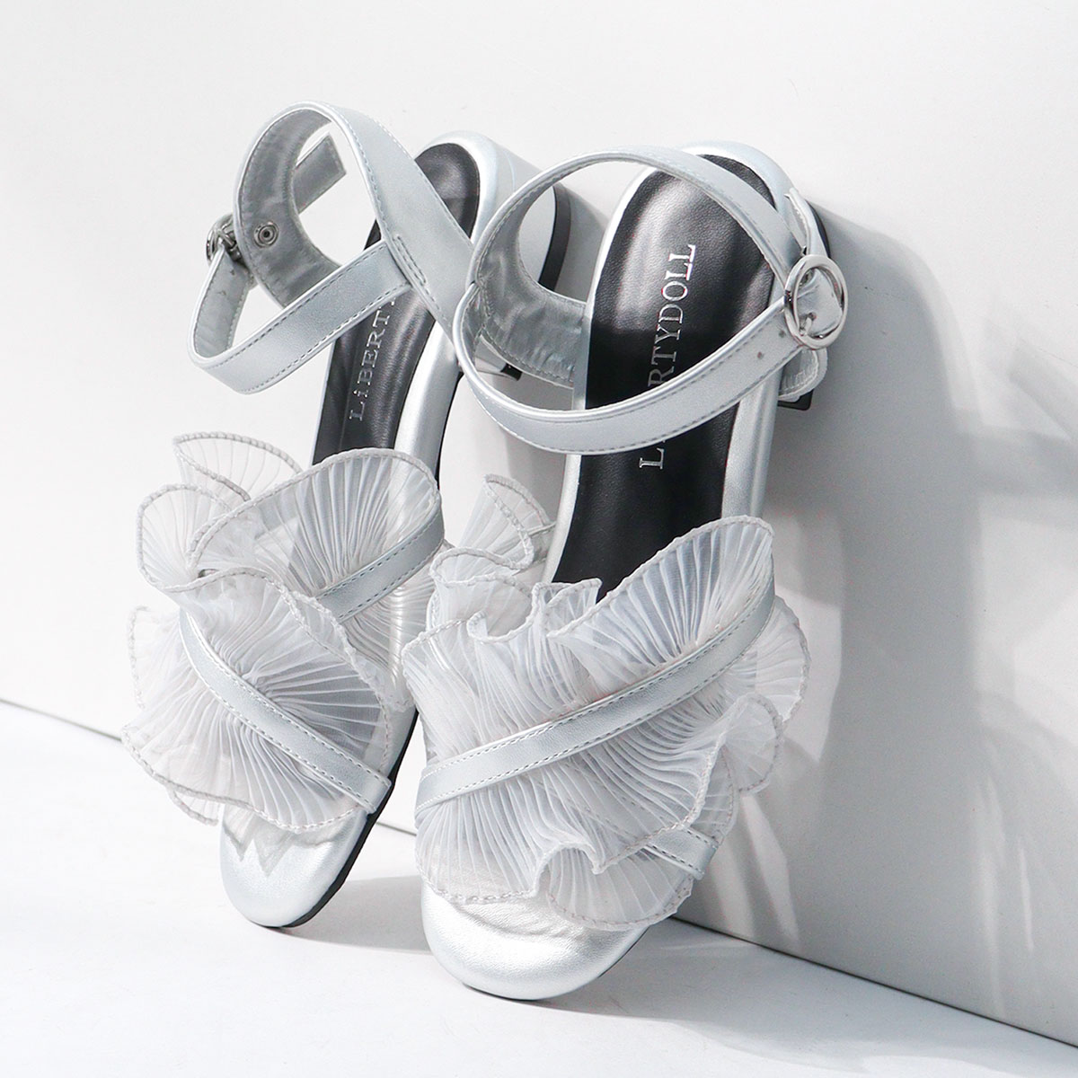 ＼♥入荷のお知らせ♥／春夏はシアーサンダルの出番✨